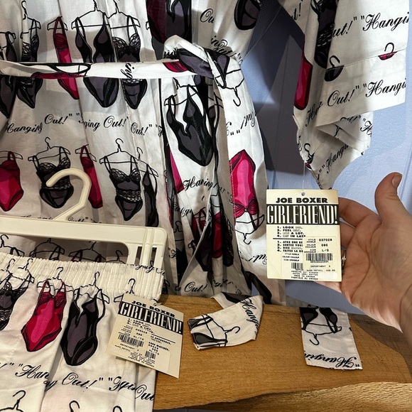 Chic Lingerie Print Robe and Shorts Set - Picture 2 of 3